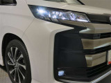 LEDヘッドライトです。デザイン性がよくとても明るいので、夜間の走行や悪天候でも安心です。しかも長寿命!