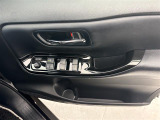 【パワーウインドウ】運転席のスイッチで、各席の窓ガラスの開閉ができます!あると便利ですよね!