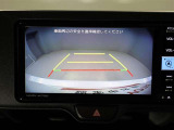 バックモニター装着車は後退時の強い味方です♪車庫入れや縦列駐車の際、後退操作の参考になるガイドラインをナビ画面に表示します。