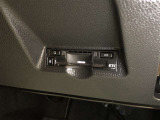 【ETC車載器(ビルトイン)】高速・有料道路の料金所をキャッシュレス、スムーズに通過可能です。