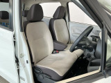 【運転席・助手席】内装ルームクリーニング済みです。しっかり綺麗にしていますので、是非、お確かめください。車に自信があるからこそ、是非一度ご来店頂き内外装も見てもらえると幸いです。