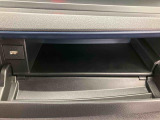 3.「認定中古車カルテ」は、走行距離や修復歴に加えてキズ・凹みの有無・状態や消耗品の交換、過去の整備状況がわかります。