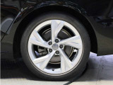 ■修復歴無し ■禁煙車 ■フロアマット ■タイヤ245/40R18