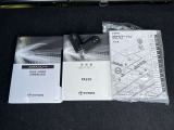 キーを取り出さずにドアを施錠&解錠。クルマの始動も可能です。  メンテナンスノート、各取扱説明書。