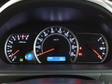 とっても見やすいメーターです。夜間時はラグジュアリーな気分にさせてくれる照明が魅力ですので、夜のドライブも楽しみになりますよ♪