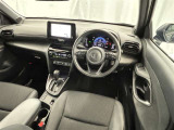 運転席まわりです。 各操作スイッチは使いやすい位置に配置されてます。