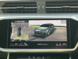 【 サラウンドビューカメラ 】車両の4つのカメラから得た映像を合成し、上空から眺めているような映像をモニターに映し出します。車両周辺の歩行者や障害物などの発見に役立ちます。
