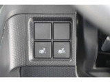 【シートヒーター】 寒い日はすぐにあたたかくなるシートヒーターは重宝します。暖房を控えめにすることで燃費の向上にもなります。車内の空気が汚れたり乾燥したりする心配も減ります。