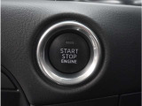 【プッシュボタンスタート】専用のリモコンキーを携帯していればエンジンの始動がワンプッシュで行えます。お近くの島根マツダまでお越しください。
