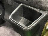運転席にはドリンクホルダーが付いています