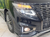 【LEDヘッドライト】悪天候や夜間走行時も良好な視界を確保し安心して運転できる高輝度LEDヘッドライトを装備!点灯速度が早く、消費電力も抑えられています。
