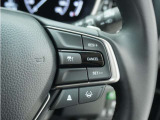 ◆アダプティブクルーズコントロール◆予め設定した車速内でクルマが自動的に加減速。前走車との適切な車間距離を維持しながら追従走行します。【LKAS】車線維持支援システムでステアリング操作を支援。