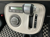 【シフトノブ】手に馴染む形状で快適に操作ができるデザインです♪