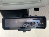 【スマートルームミラー】ルームミラー上に車体後方カメラの映像を映し出すことで車内定員、荷物状況に影響をうけません★