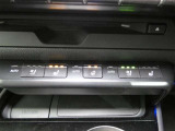 運転席・助手席は、ヒーター&ベンチレーション付シートです。暑い時期も寒い冬も快適に過ごせるうれしい装備です。