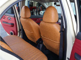 他の中古車販売店とは、異なった商品展開を実現するため、米国・Mitsuoka Motors Americaと連携を取りながらいち早く行動し、需要の先端商品を供給する体制づくりに努めています。