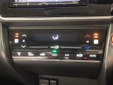 運転席と助手席にシートヒーターが付いています☆寒い時期に腰周りを温めてくれるので体全体が温まりやすいのは勿論、暖房と違い顔に風が当たらないので、乾燥肌やドライアイの方でも大丈夫☆