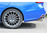 純正18インチアルミホイール、タイヤサイズ 225/45R18