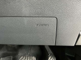 運転席用ニーエアバックを装備