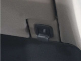 ◆コンビ二フック◆ちょっとした買い物の袋を吊り下げたり、ゴミ袋を吊り下げられるコンビニフックがあり車内を転がらず便利です!
