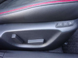 【運転席パワーシート&ドライビングポジションメモリー機能】運転手にあったシートパターン設定可能です。