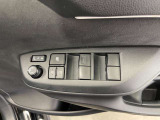 運転席、助手席ドアポケットにドリンクホルダーが付いています