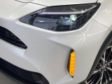 【LEDヘッドライト】悪天候や夜間走行時も良好な視界を確保し安心して運転できる高輝度LEDヘッドライトを装備!点灯速度が早く、消費電力も抑えられています。