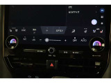 運転席と助手席、それぞれ温度調節ができ、オールシーズン快適なオートエアコンとなっております!