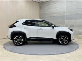 全車1年間の走行距離無制限のロングラン保証付きです。また、さらに安心をお求めの方には1年〜2年の保証延長ができる「ロングラン&alpha;保証」(有償)もお選びいただけます。