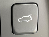 【パワーバックドア】スマートキーや運転席のボタンを押すだけでリアゲートが自動で開閉します!荷物を持っている時や、高い位置にあるバックドアを閉める際に便利な機能です♪