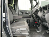 当社には、【指定工場】を併設しており、車検・点検整備もお任せください。ホンダ車を知り尽くしたエキスパートサービスエンジニアがご対応させていただきます。