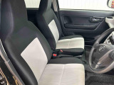 ゆったりとした運転席で、快適なドライブをサポートします。