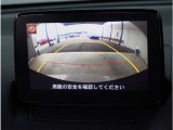 【バックカメラ】駐車が苦手な方でも安心してお乗りいただけます。リバース連動で画面が切り替わるのでとっても便利です。今や後方確認の必須アイテムですよね。