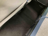 入口には除菌スプレーを設置しておりますので、ご自由にご利用ください。