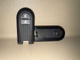 【スマートキー】キーを取り出さずにドアを施錠&解錠。クルマの始動も可能です。