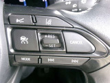 クルーズコントロールで一定速度をキープできます。運転の疲労も軽減してくれ、燃費節約にも役立ちます。ロングドライブの頼もしい味方ですね。