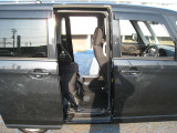 両側スライドドア