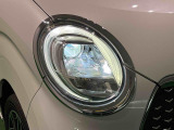 対象物が見やすく白く明るい光で夜間走行をサポートするLEDヘッドランプ