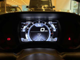 メーター表示の実車写真。表示項目や操作方法はご来店時にご確認いただけます。