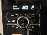 AUTOエアコンを装備しています♪室内の温度を設定するとセンサーが室温を感知して、温度、風量を自動的にコントロ-ルして快適な空間を作ってくれます!
