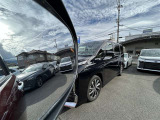 隣の車線に装甲車があればオレンジの光で教えてくれルの出車線変更時も安全です