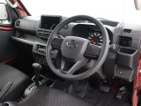 運転席廻りです。