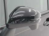◆ドアミラーウインカー◆ドアミラーにウインカーを装備しています。対向車に自身の進行方向を合図し安全に運転できます。