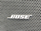 【BOSEサウンドシステム】メーカーオプションの高品位サウンドシステムを搭載。専用のチューニングが施された大小様々なスピーカーから良質なサウンドが奏でられ、臨場感あふれる音響空間を演出します。