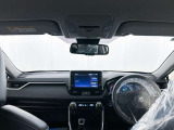 落ち着いたカラーの内装で、ゆったりと運転したい方に。