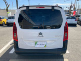 コーナーセンサー付きですので駐車も安心です。