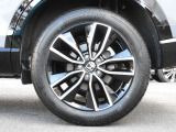 ★左後タイヤ★高級感のあるデザインで、車全体のイメージがアップします!タイヤ詳細 225/50R18インチでタイヤの溝は、7mmございます。