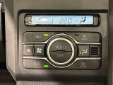 車内空調は&rdquo;AUTOエアコン&rdquo;にお任せ。運転に集中出来ますよ!