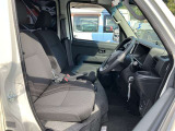 運転席・助手席です