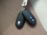 新車時車両本体価格(税抜)の一部をあらかじめ残価として設定しているため、月々のお支払いは通常のクレジットに比べて抑えられ、ワンランク上のクルマやグレードの高いクルマもご検討いただけます。